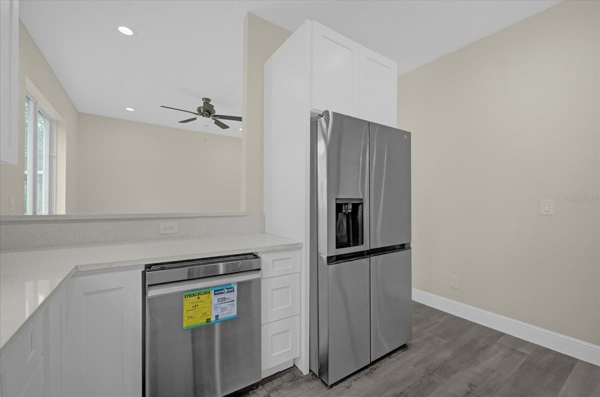 3778 MARTIN STREET — photo 9 of 33