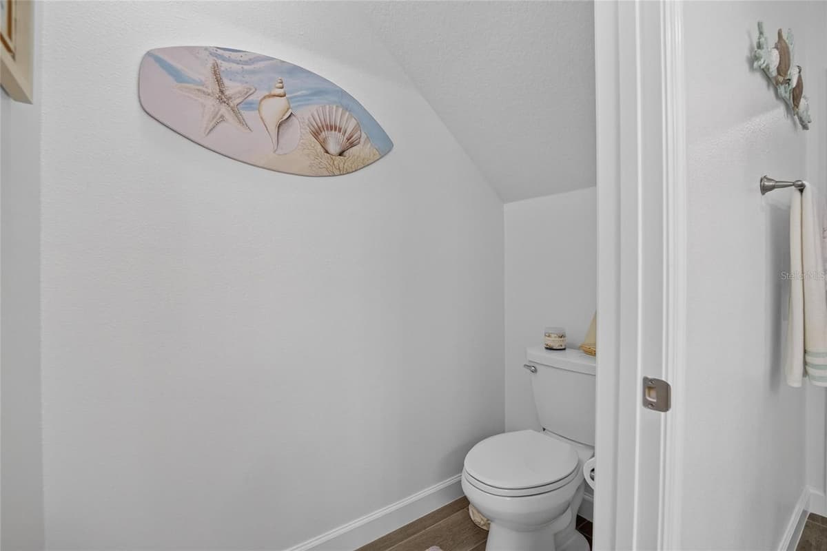 17242 HOLLY WELL AVENUE — photo 28 of 96
