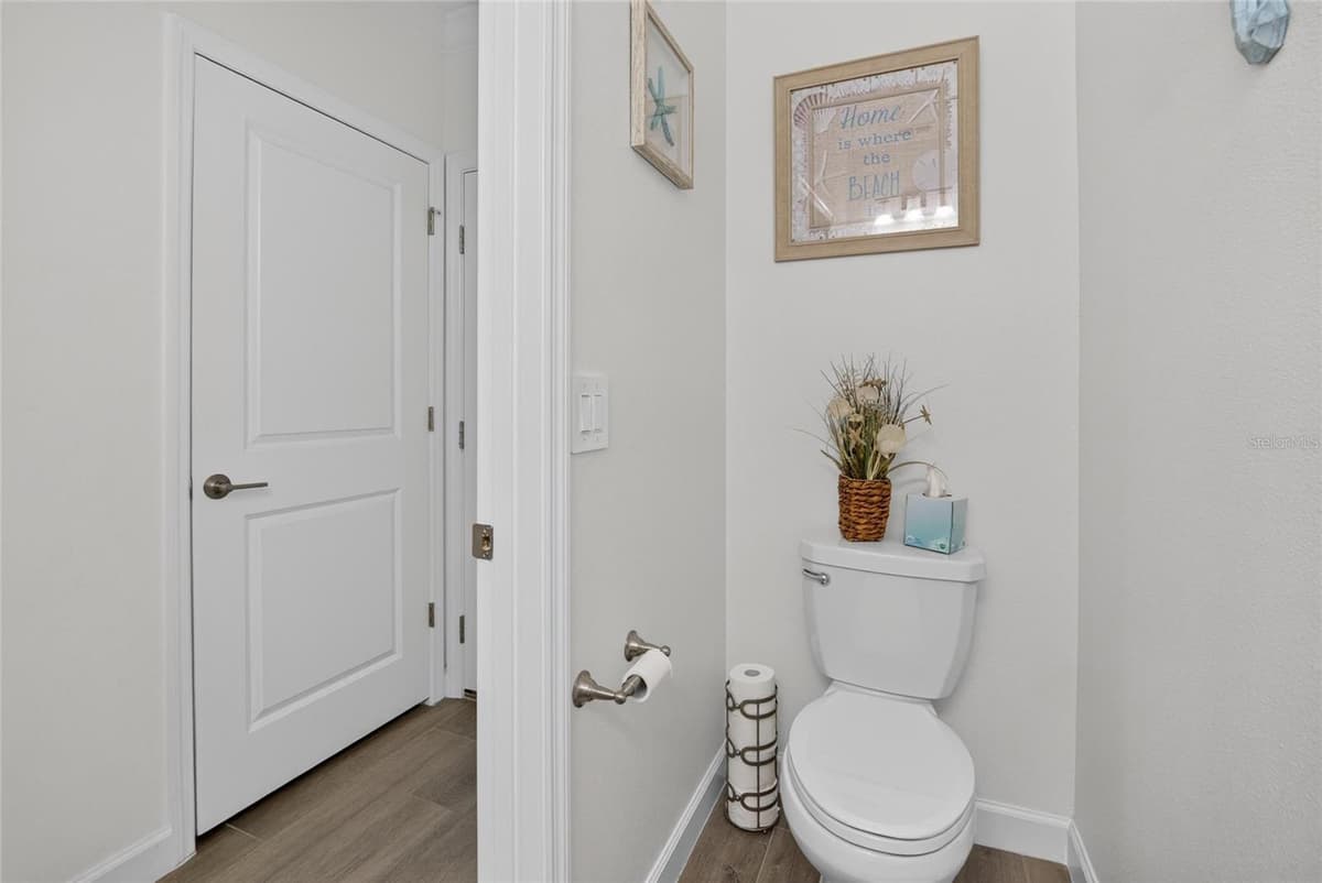 17242 HOLLY WELL AVENUE — photo 13 of 96