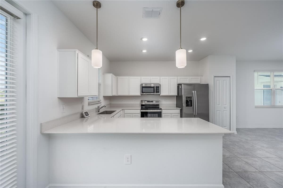210 BOGEY DRIVE — photo 10 of 30