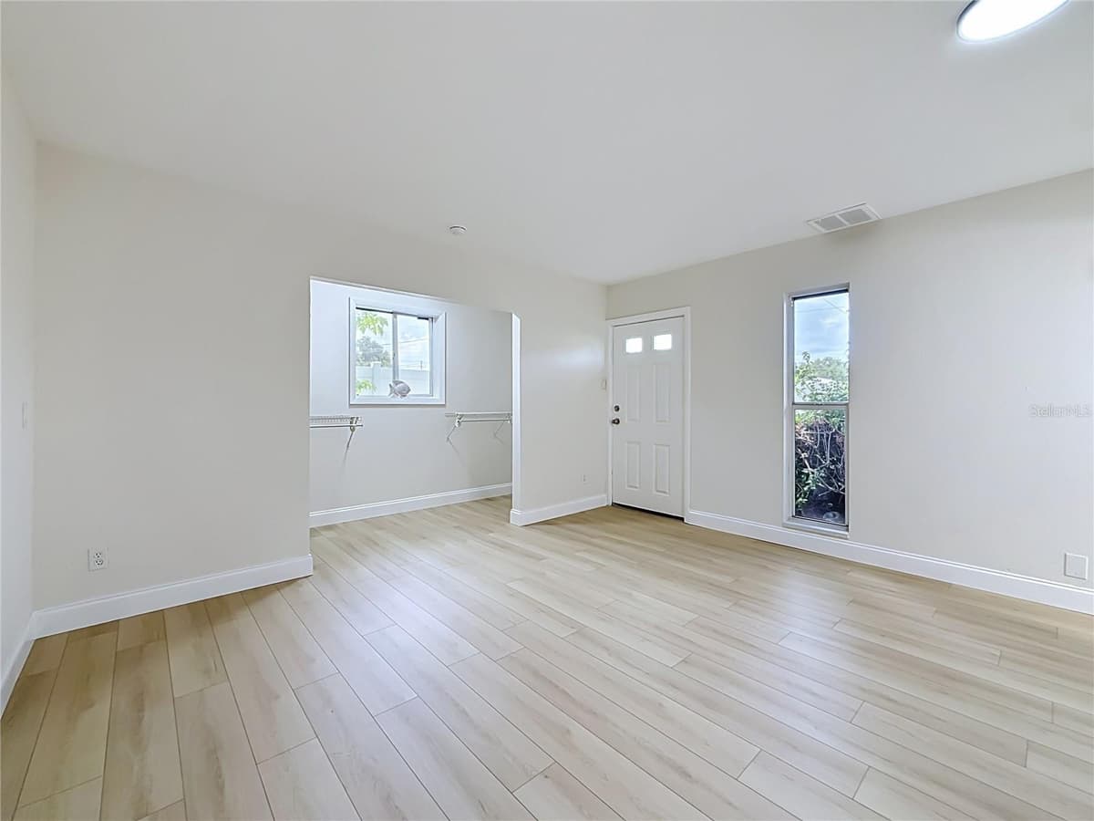 2471 RAYMONT DRIVE — photo 29 of 77