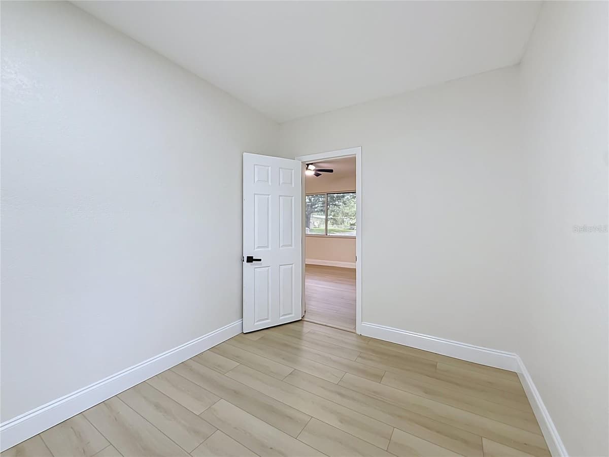 2471 RAYMONT DRIVE — photo 47 of 77