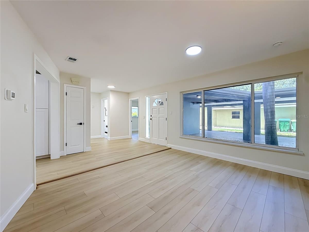 2471 RAYMONT DRIVE — photo 18 of 77