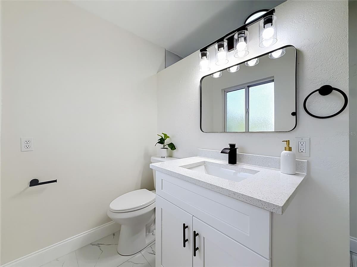 2471 RAYMONT DRIVE — photo 36 of 77