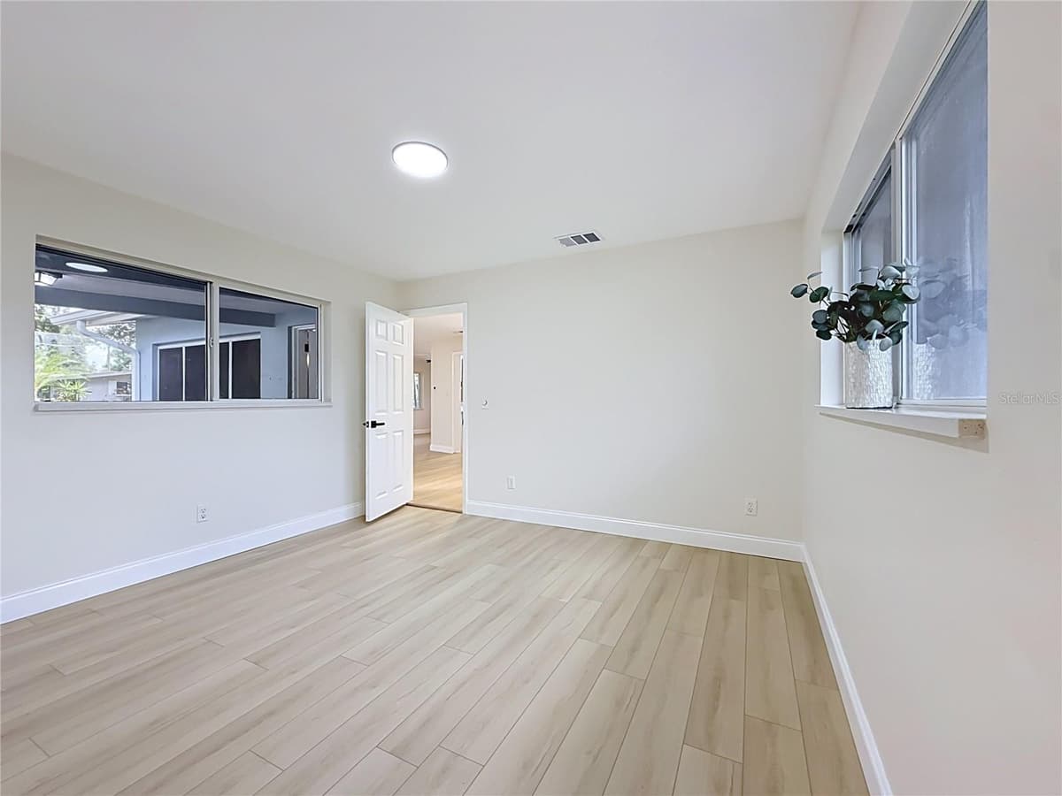 2471 RAYMONT DRIVE — photo 40 of 77