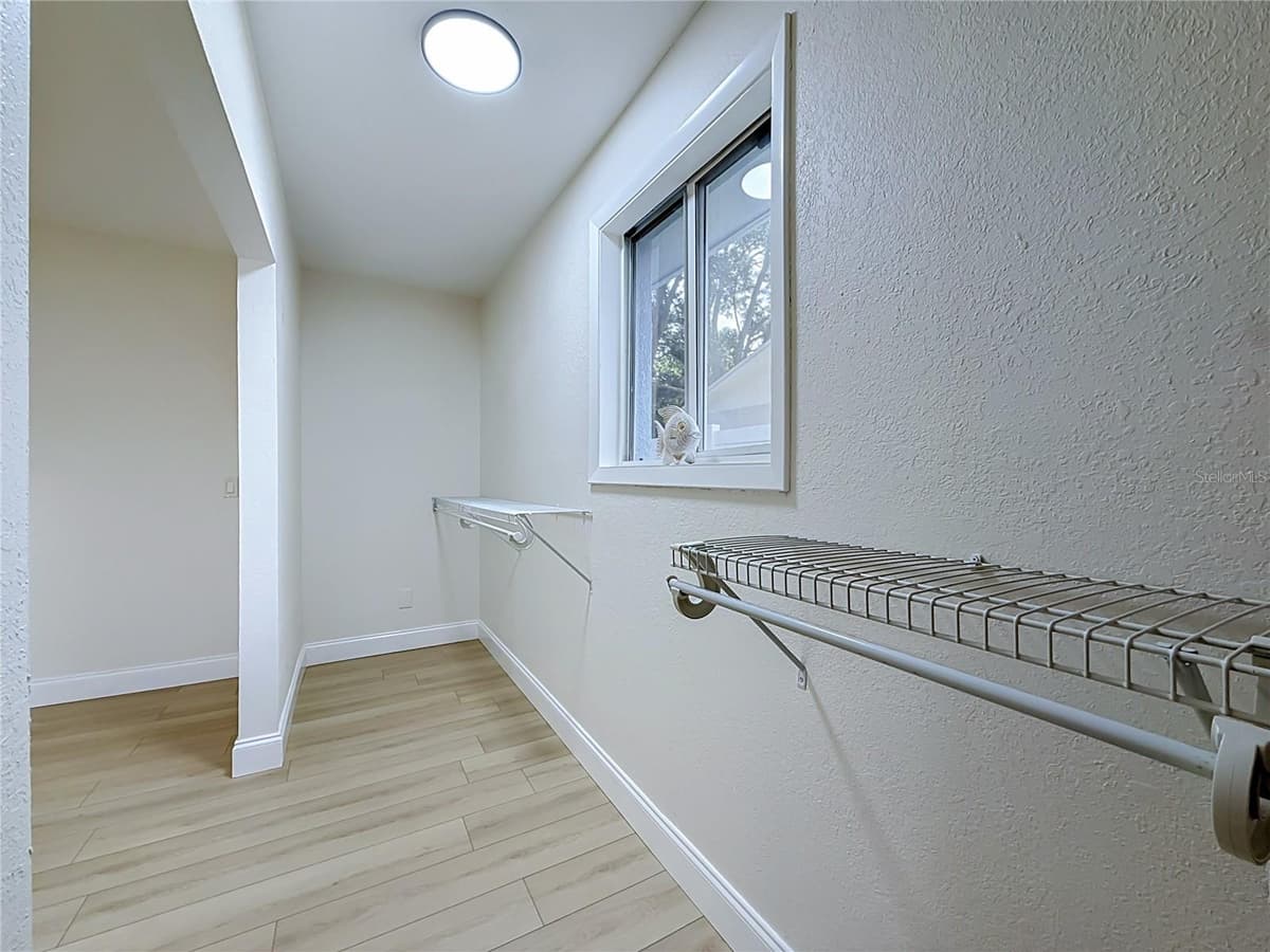 2471 RAYMONT DRIVE — photo 34 of 77