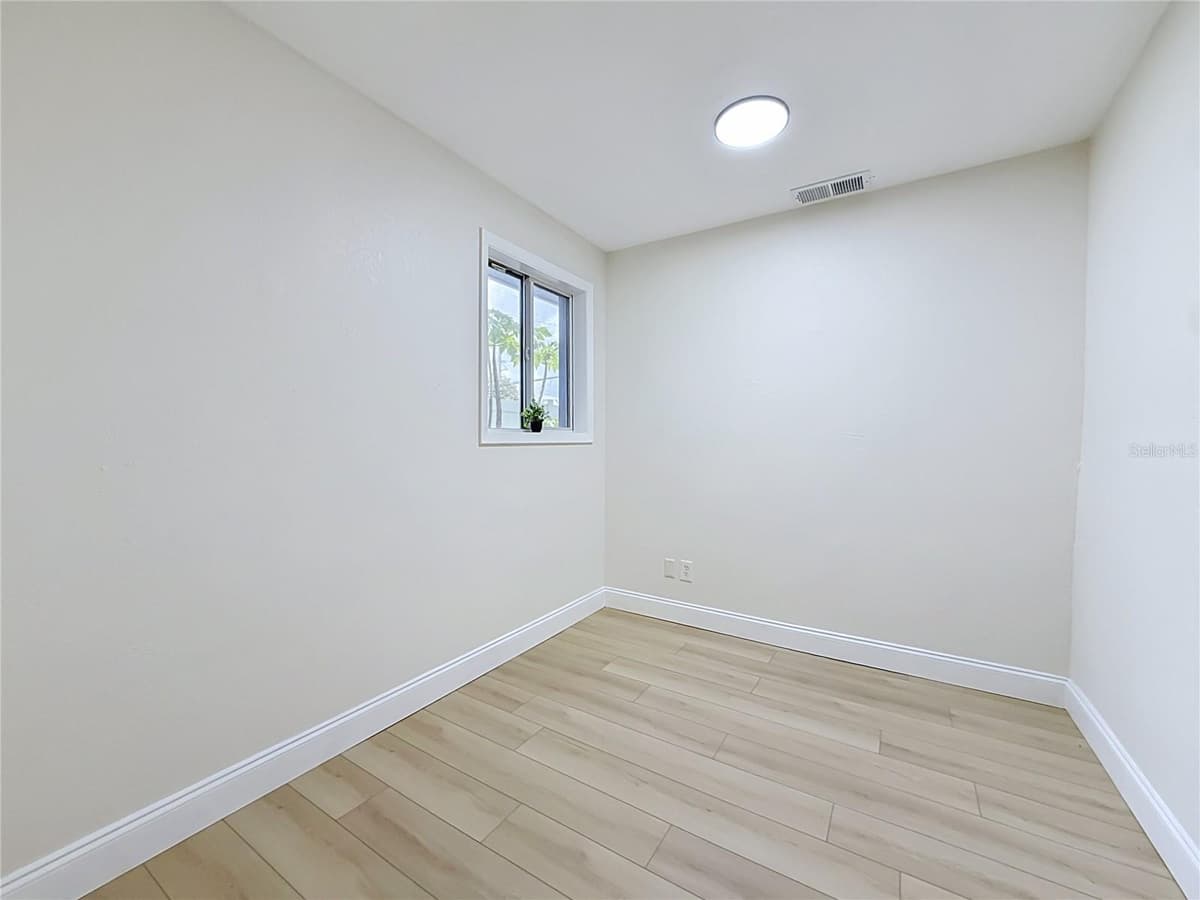 2471 RAYMONT DRIVE — photo 46 of 77