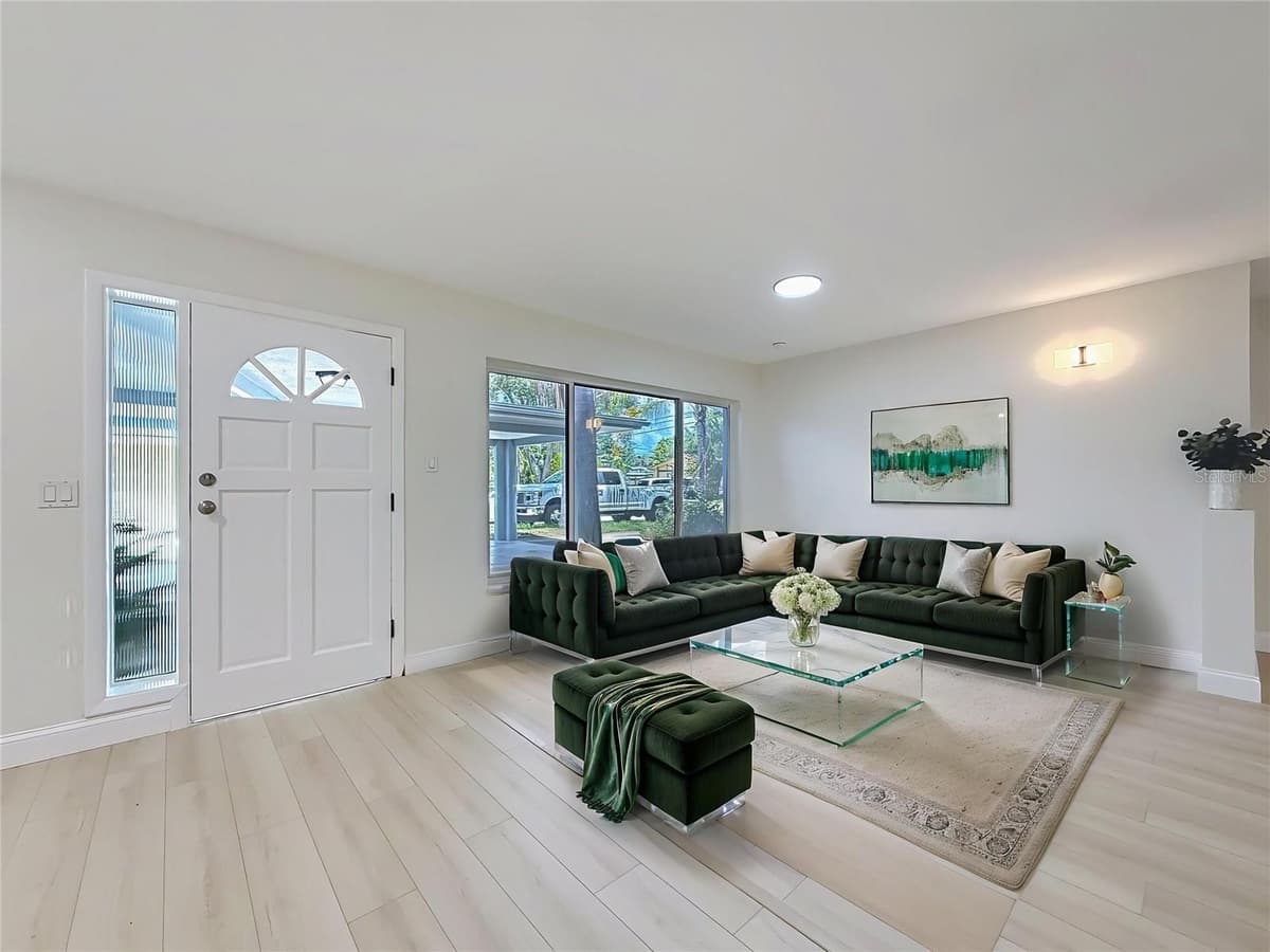 2471 RAYMONT DRIVE — photo 16 of 77