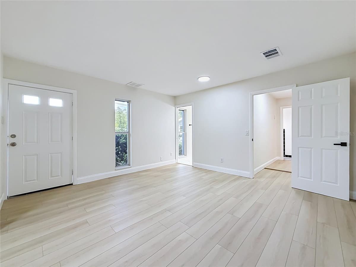 2471 RAYMONT DRIVE — photo 30 of 77