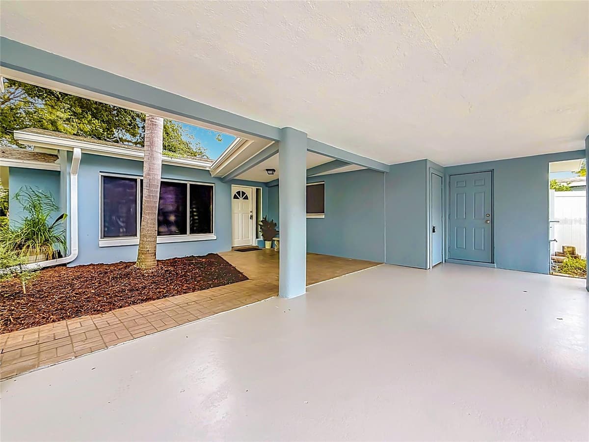 2471 RAYMONT DRIVE — photo 12 of 77