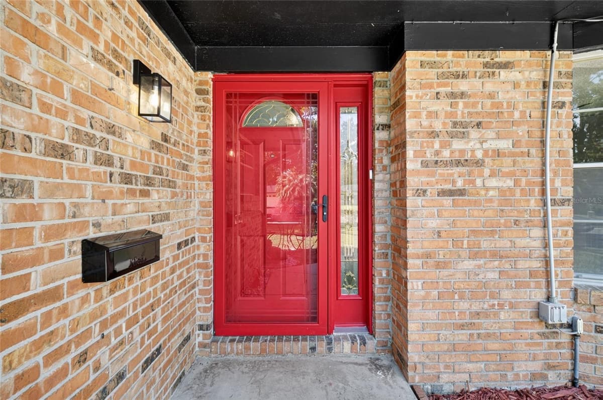 5212 CLARENDON ROAD — photo 4 of 39