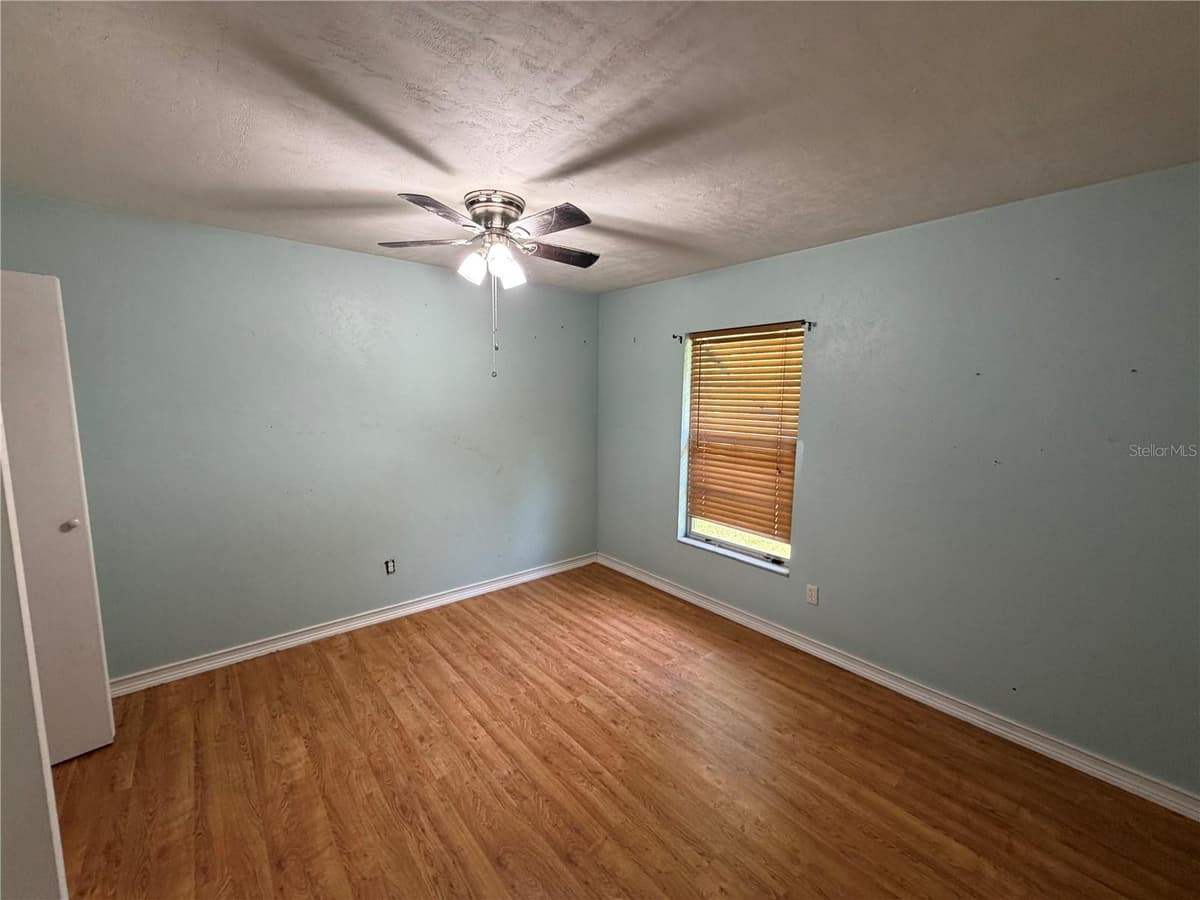 4557 SE 140TH PLACE — photo 11 of 25