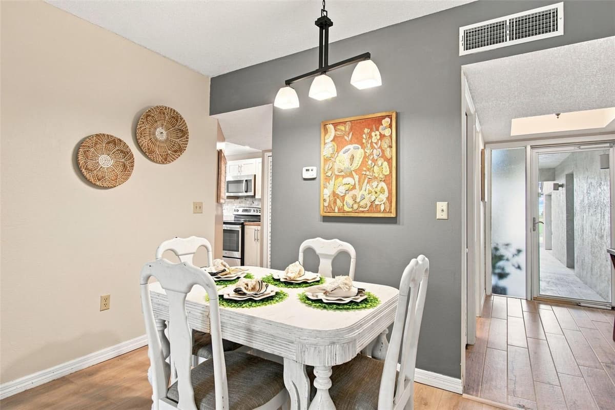 4701 DUHME ROAD — photo 4 of 56