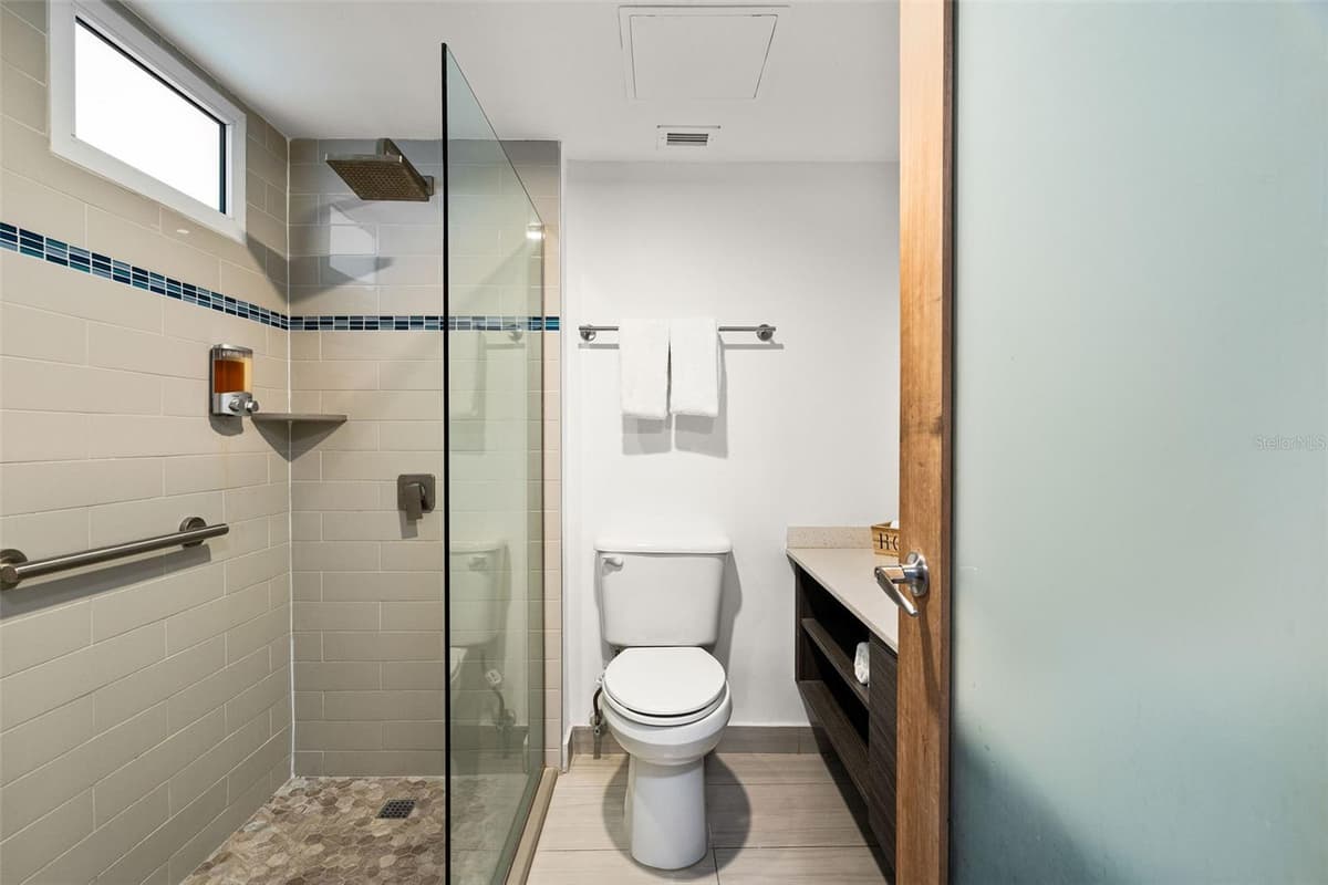 6165 ISLA VERDE AVE. — photo 7 of 18