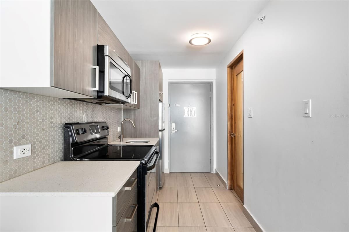 6165 ISLA VERDE AVE. — photo 10 of 18