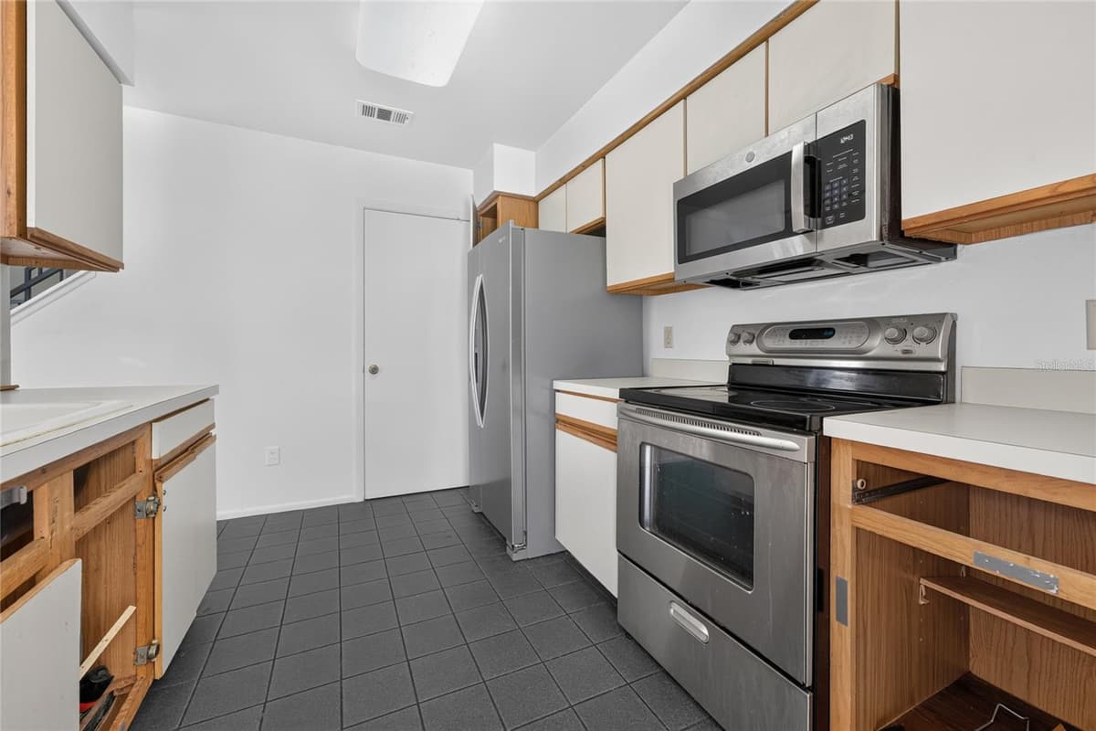 2996 LOWELL COURT — photo 11 of 25