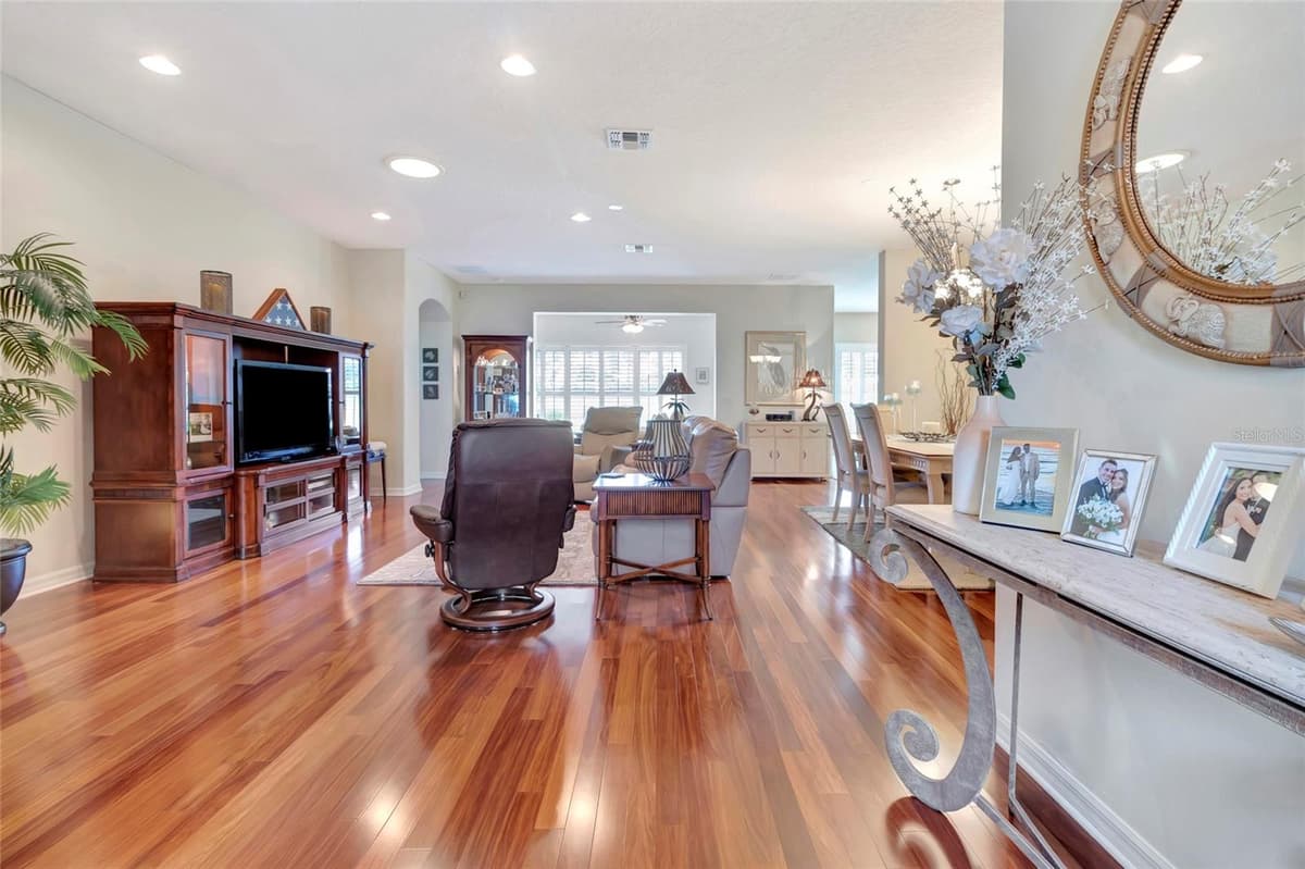 3551 CHESSINGTON STREET — photo 4 of 33