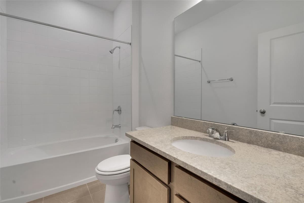 4117 PENELOPE AVENUE — photo 8 of 37