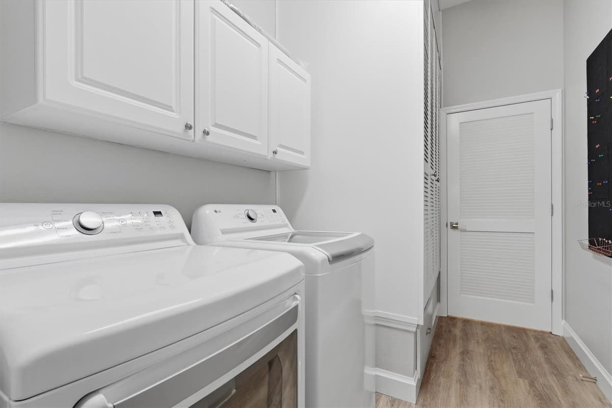 1377 EAGLE RIDGE DRIVE — photo 35 of 42