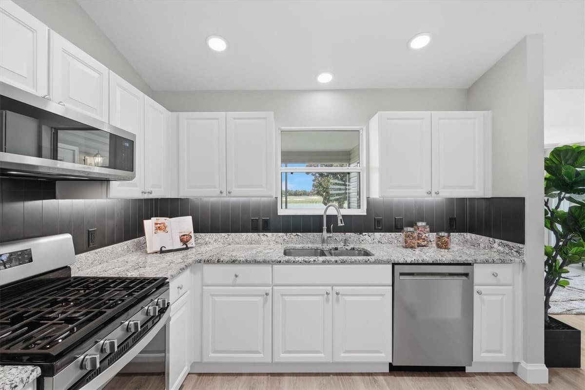 1377 EAGLE RIDGE DRIVE — photo 17 of 42