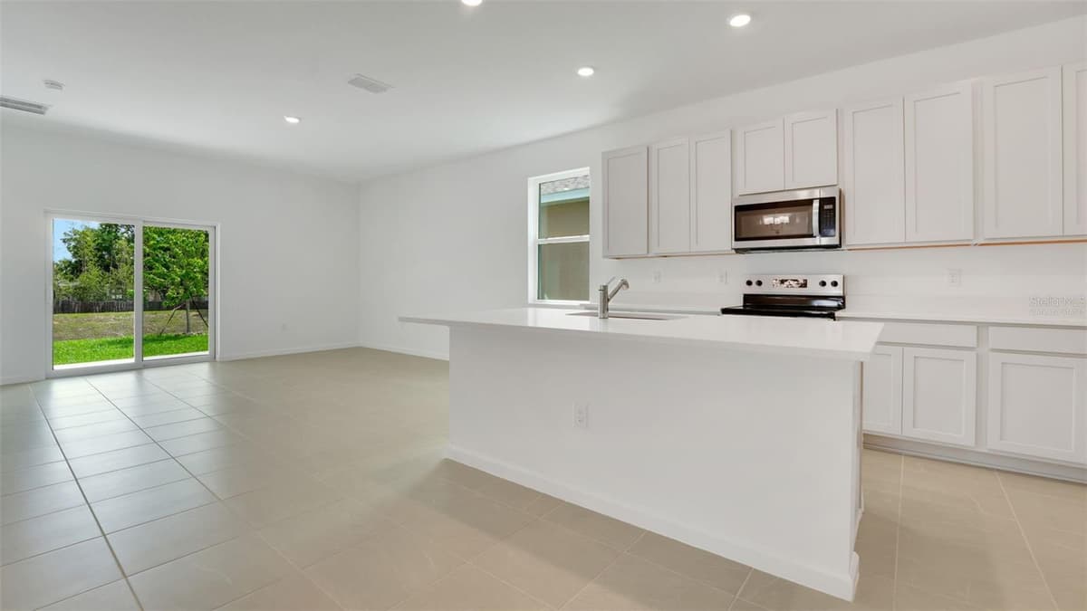 4094 PENELOPE AVENUE — photo 8 of 30