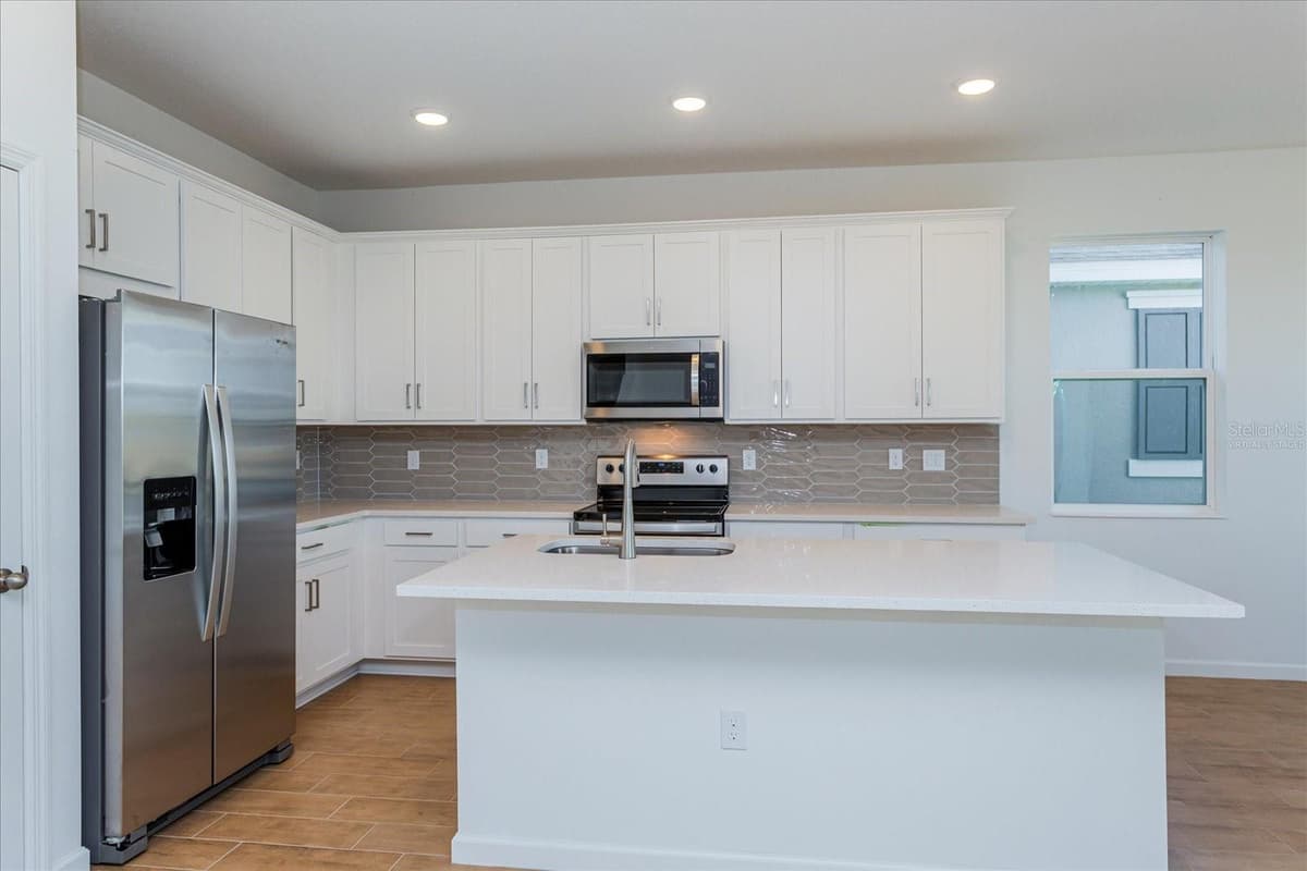 4113 PENELOPE AVENUE — photo 8 of 32