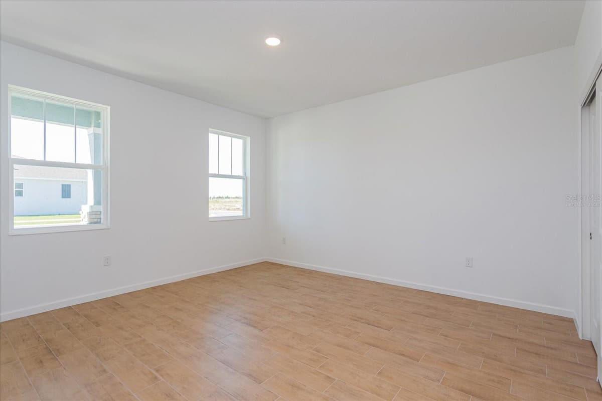 4113 PENELOPE AVENUE — photo 3 of 32