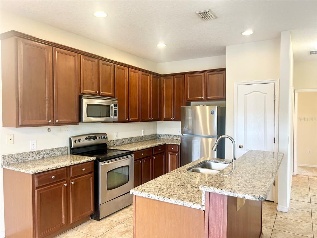 3807 WOOD THRUSH DRIVE — photo 8 of 26