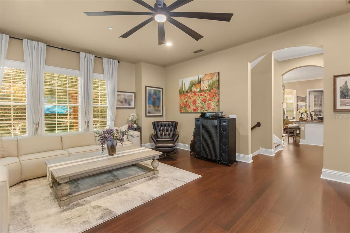 801 LOBELIA DRIVE — photo 10 of 52