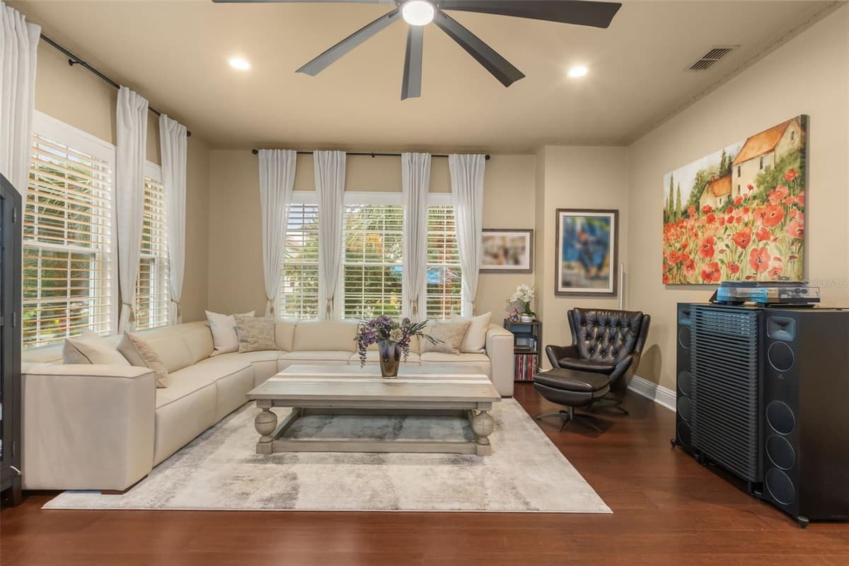 801 LOBELIA DRIVE — photo 9 of 52