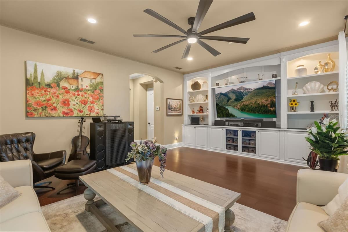 801 LOBELIA DRIVE — photo 11 of 52