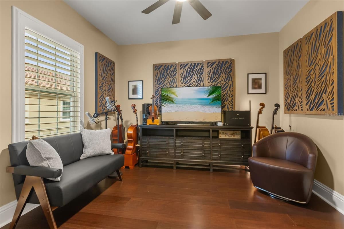 801 LOBELIA DRIVE — photo 34 of 52