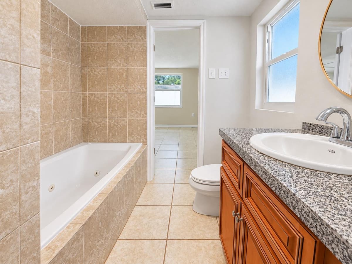 9135 GREENBRIAR LANE — photo 28 of 32