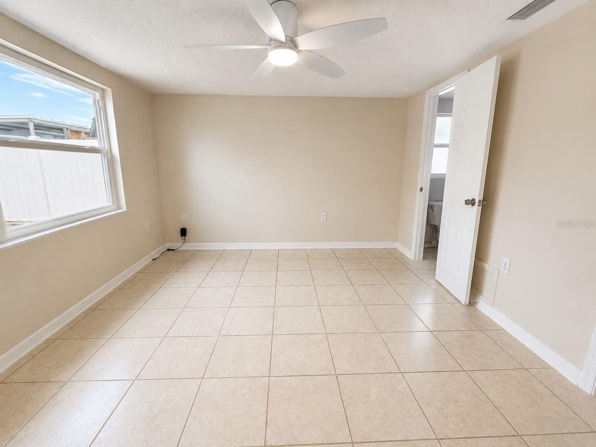 9135 GREENBRIAR LANE — photo 25 of 32