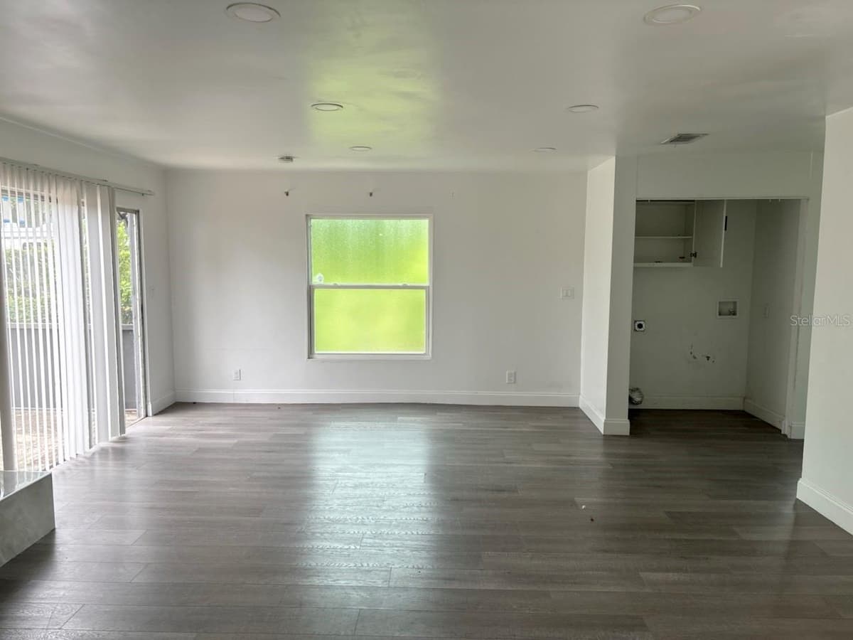 1169 KINGSLEY STREET — photo 11 of 19