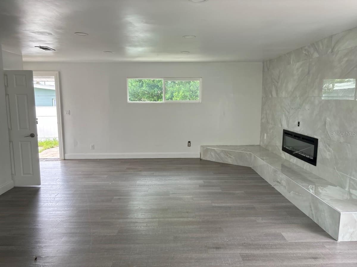 1169 KINGSLEY STREET — photo 12 of 19