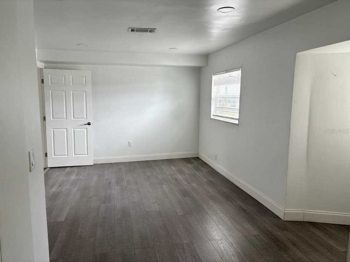 1169 KINGSLEY STREET — photo 15 of 19
