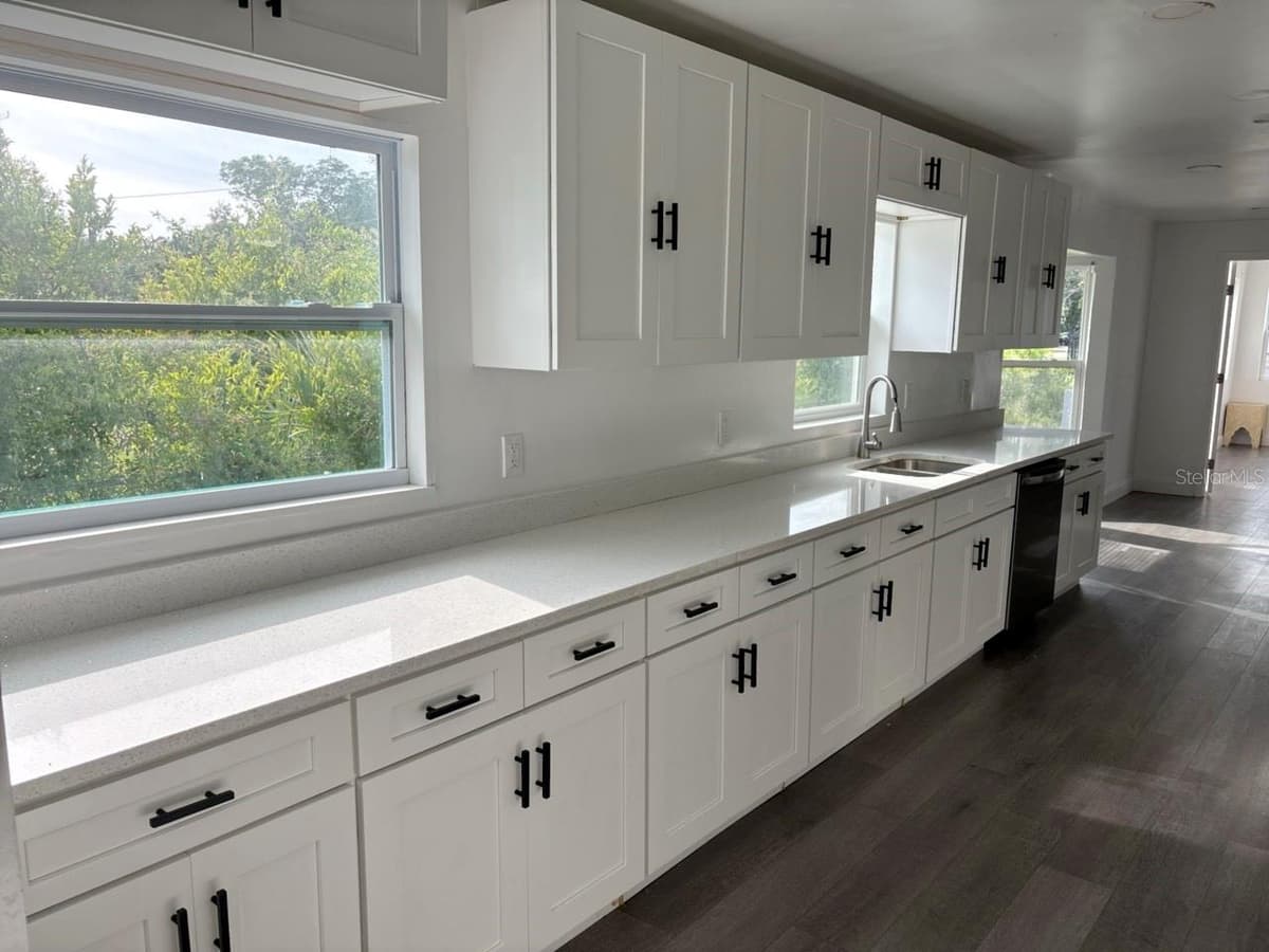 1169 KINGSLEY STREET — photo 5 of 19