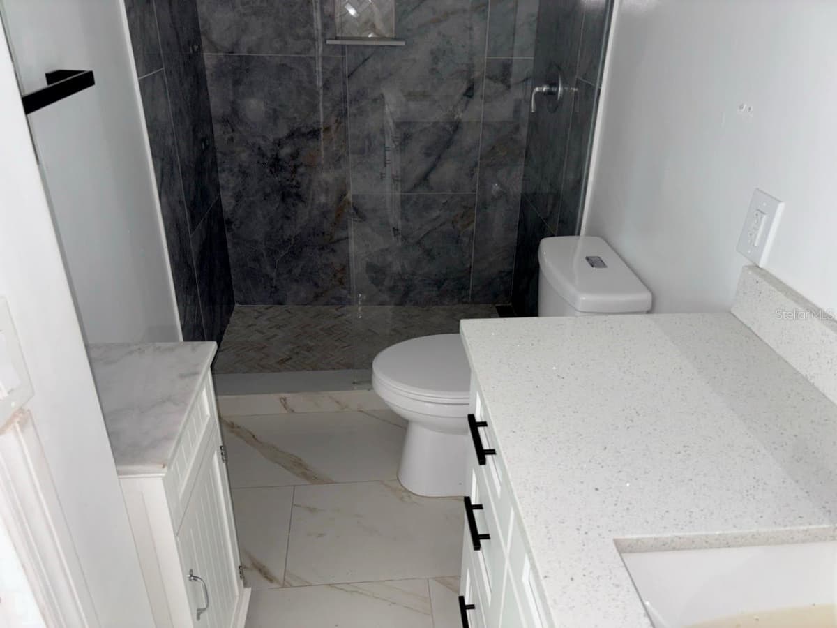 1169 KINGSLEY STREET — photo 8 of 19