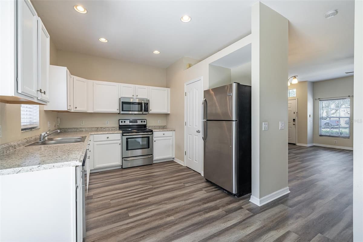 4310 FINCASTLE COURT — photo 13 of 49