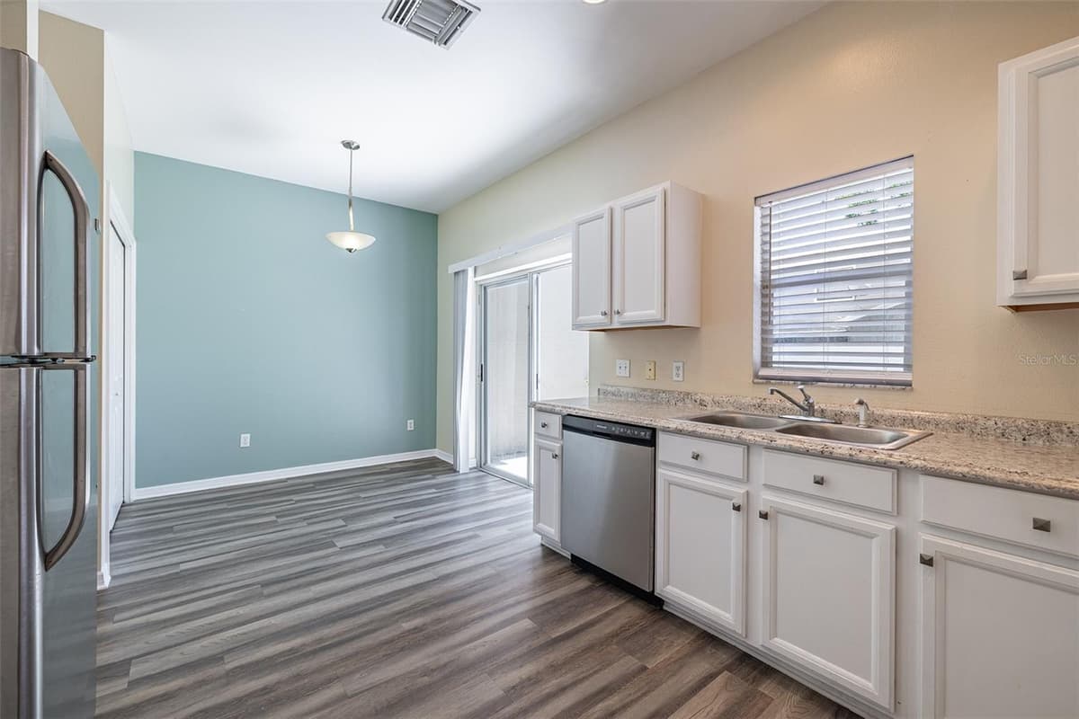 4310 FINCASTLE COURT — photo 15 of 49