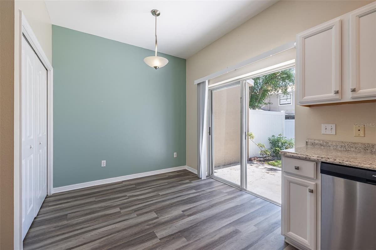 4310 FINCASTLE COURT — photo 17 of 49