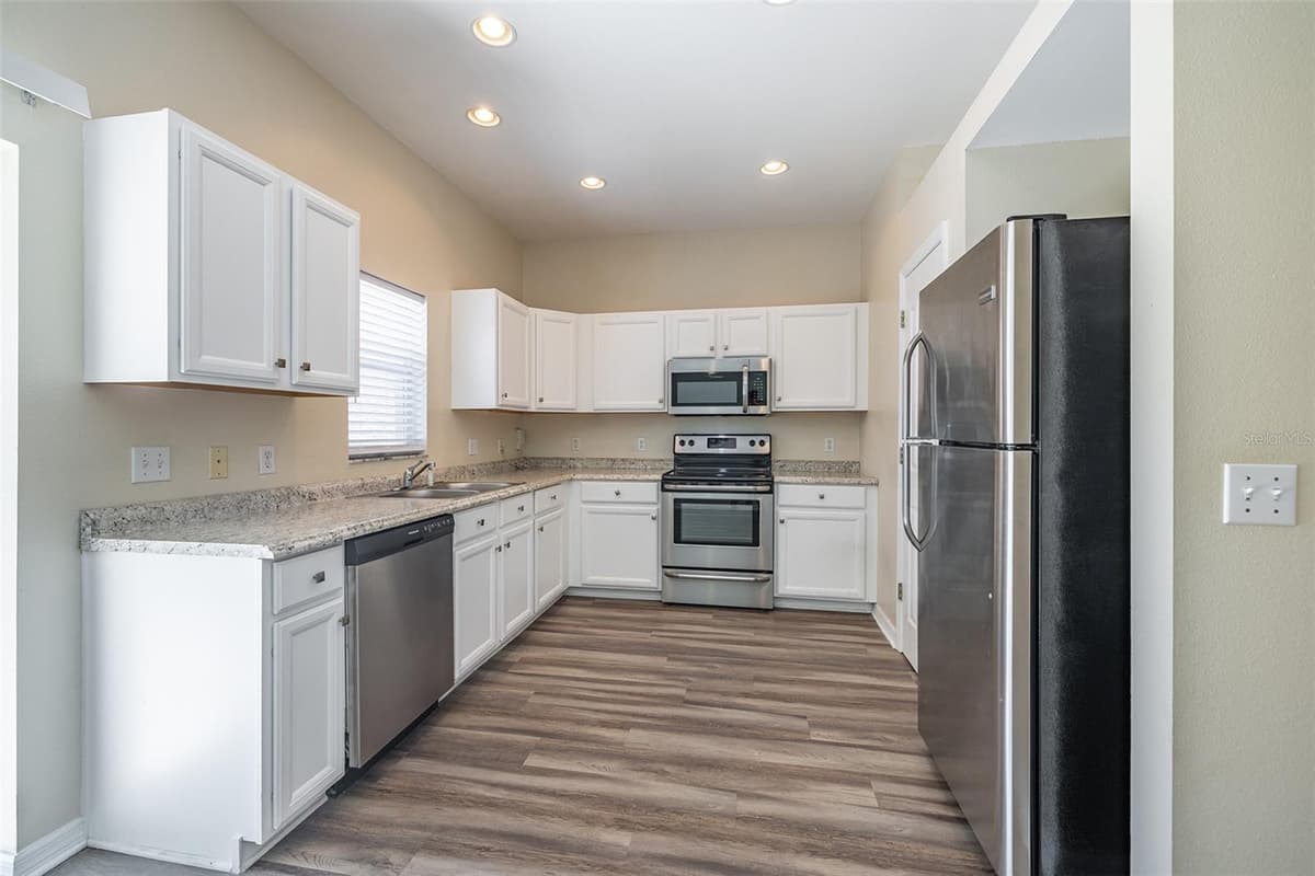 4310 FINCASTLE COURT — photo 12 of 49