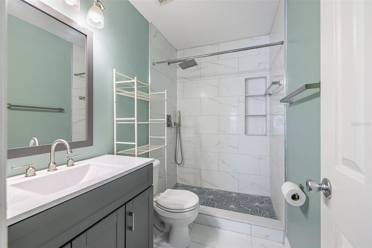 4310 FINCASTLE COURT — photo 21 of 49