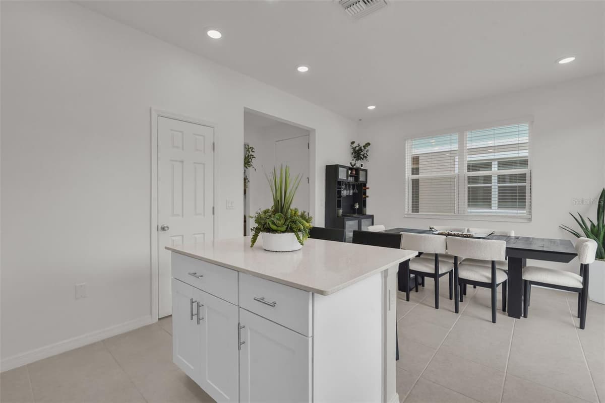 1297 STOCKWELL AVENUE — photo 8 of 39