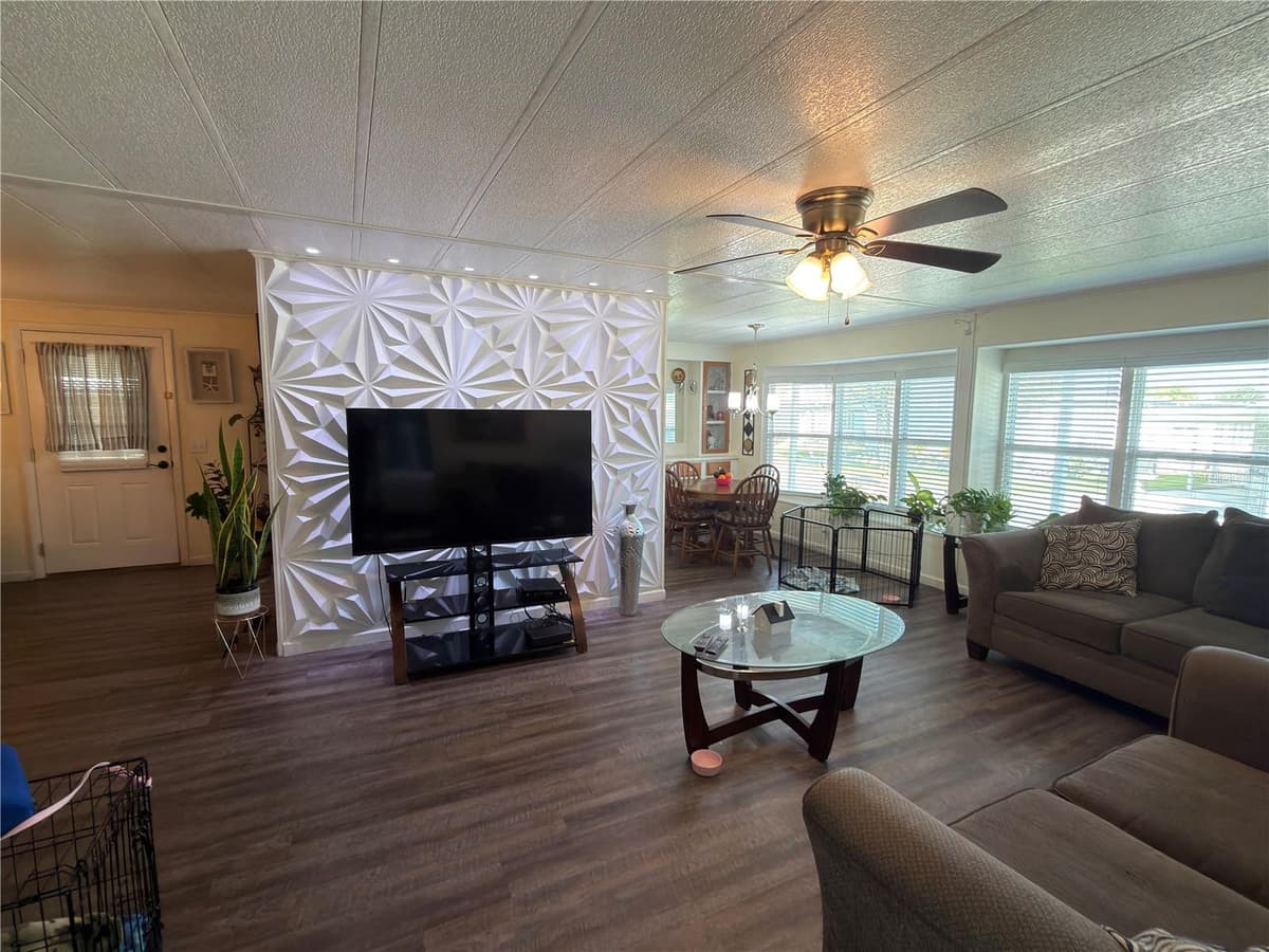 2055 FLORAL AVENUE — photo 7 of 12