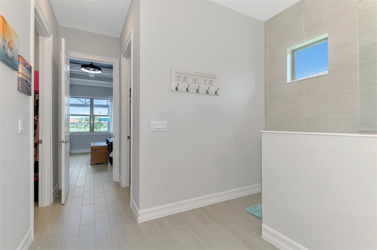 292 VILLORESI BOULEVARD — photo 17 of 100