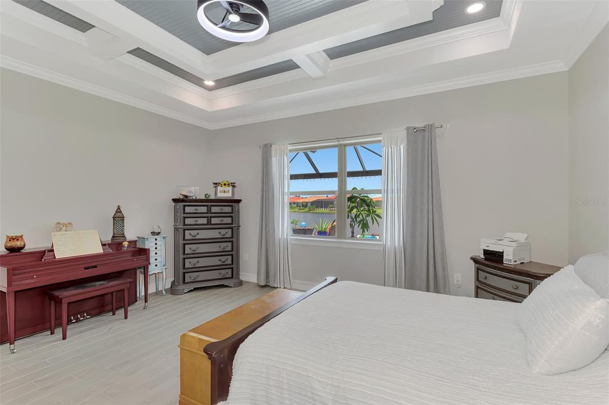292 VILLORESI BOULEVARD — photo 15 of 100
