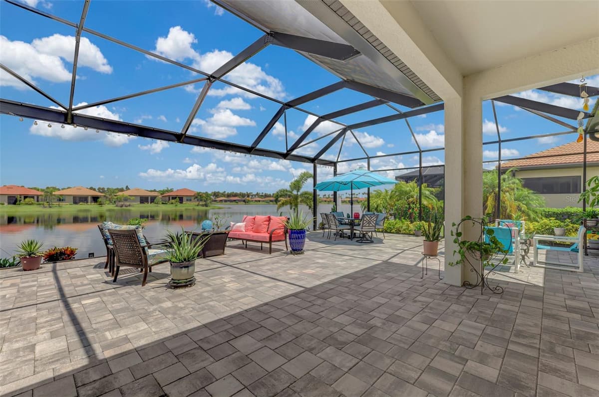 292 VILLORESI BOULEVARD — photo 35 of 100