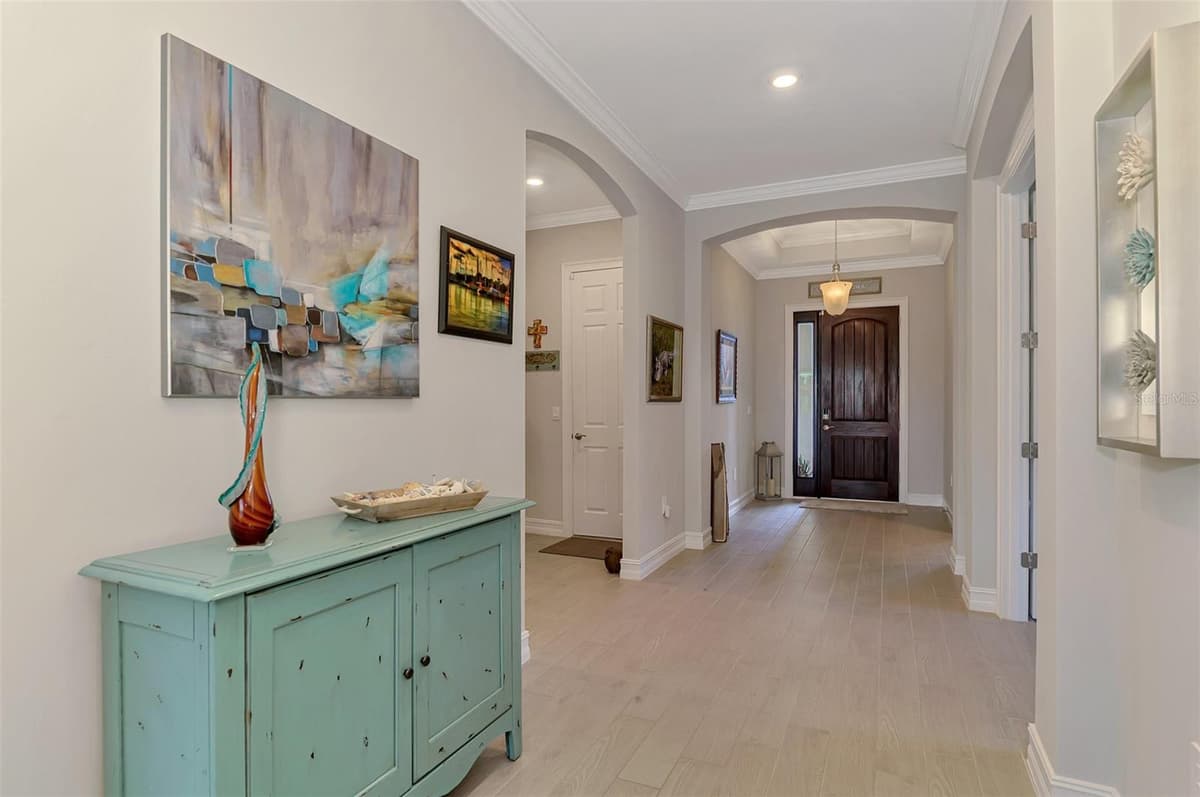 292 VILLORESI BOULEVARD — photo 5 of 100